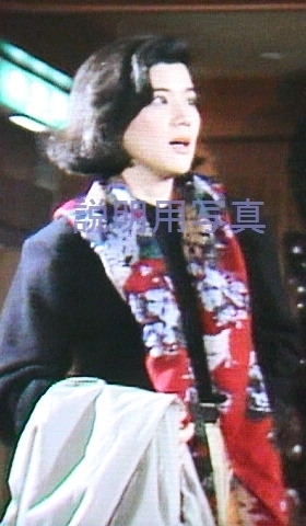 10湖に立つ女10.jpg