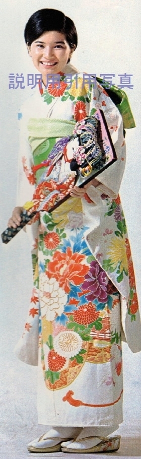 11桜田淳子1974晴着週刊平凡16.jpg