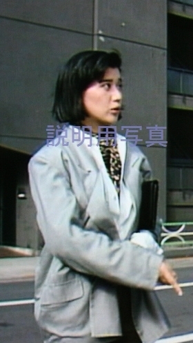 4湖に立つ女2.jpg