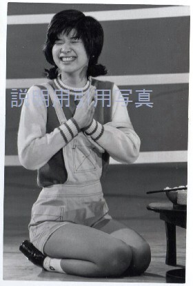 桜田淳子白黒2.jpg